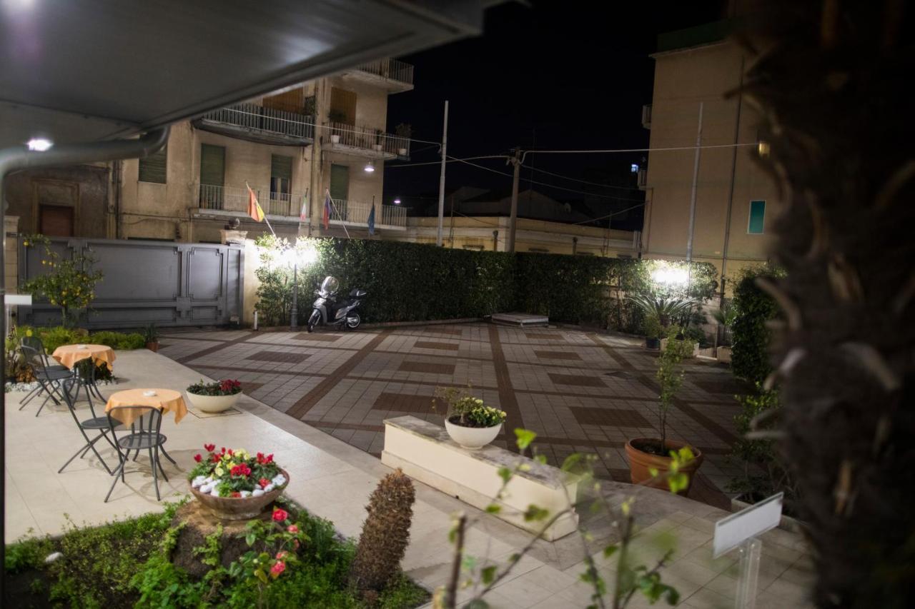 Hotel Villa Cibele Catane Extérieur photo